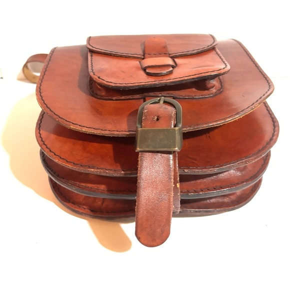 Vintage unisex handmade Brown Leather Crossbody Bag - Picture 3 of 7